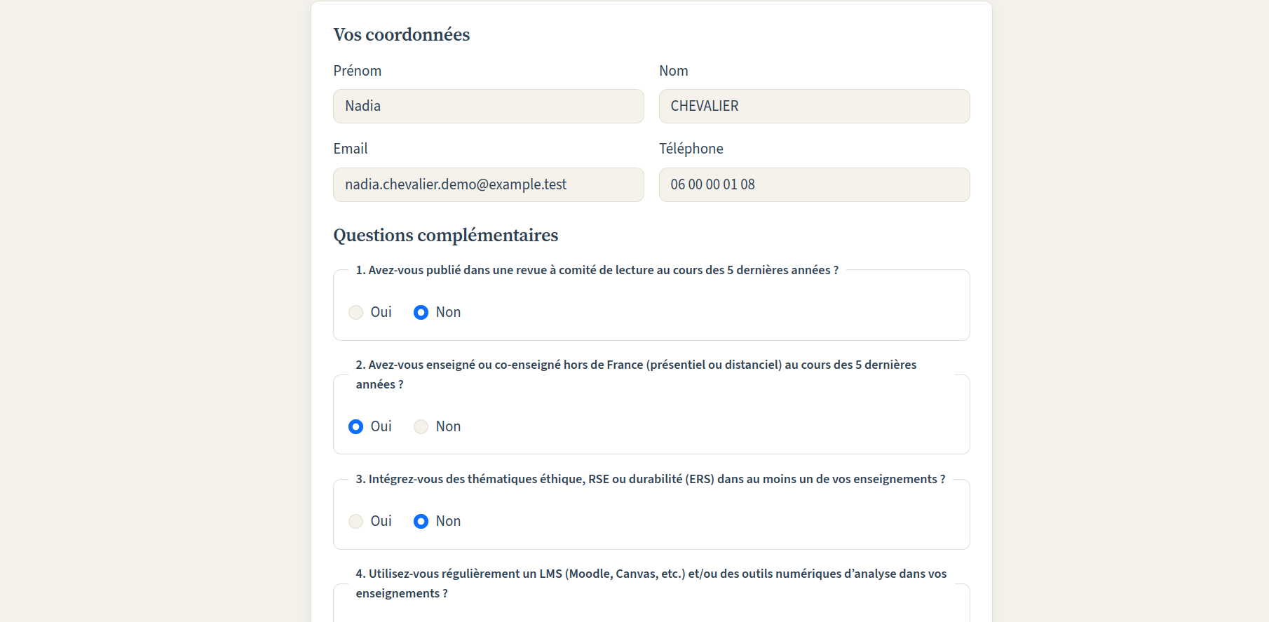 Formulaire envoyé à l’enseignant pour compléter son dossier